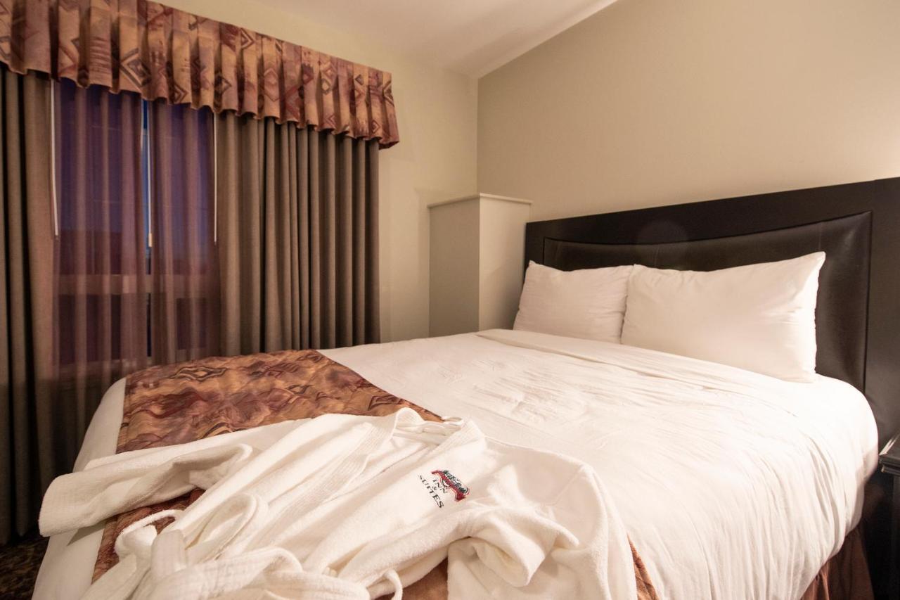 Dunvegan Inn&Suites Fairview Bagian luar foto