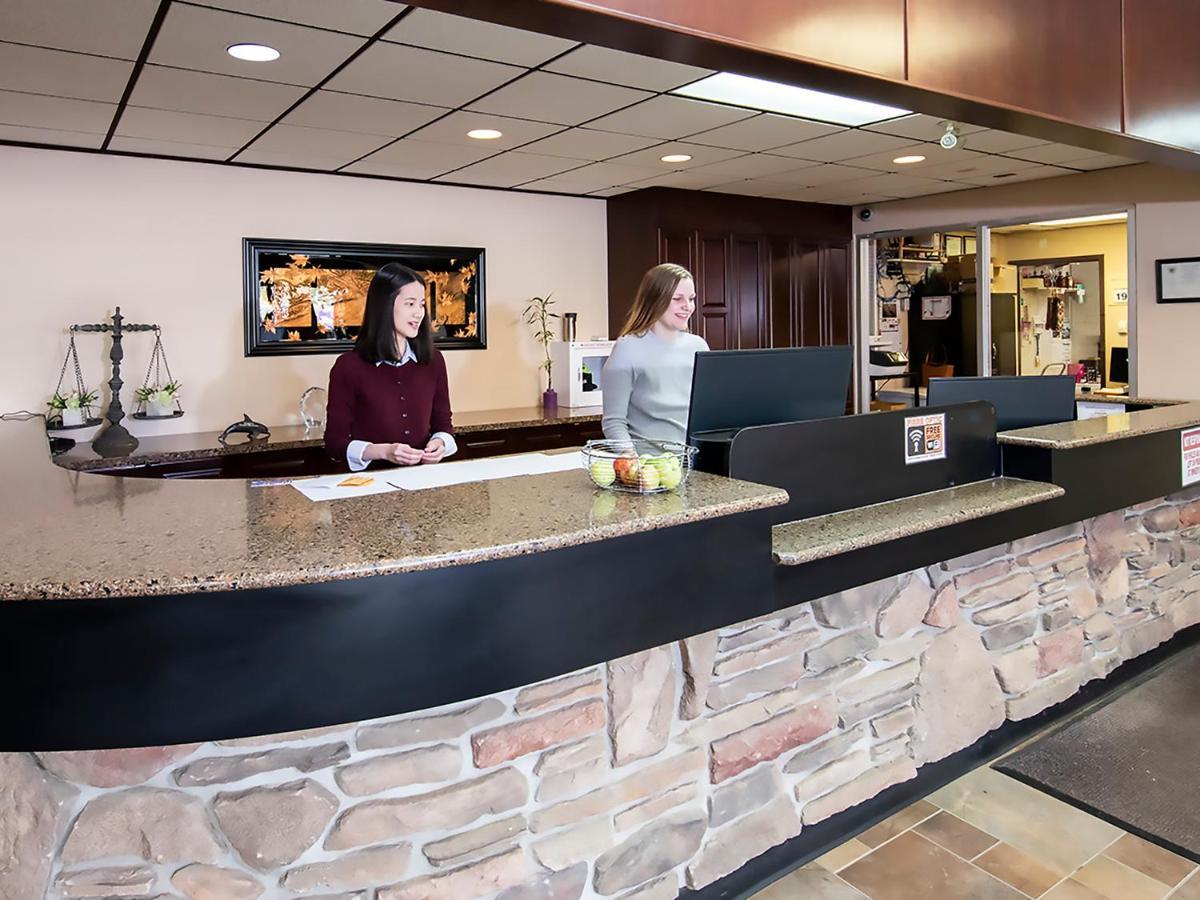 Dunvegan Inn&Suites Fairview Bagian luar foto