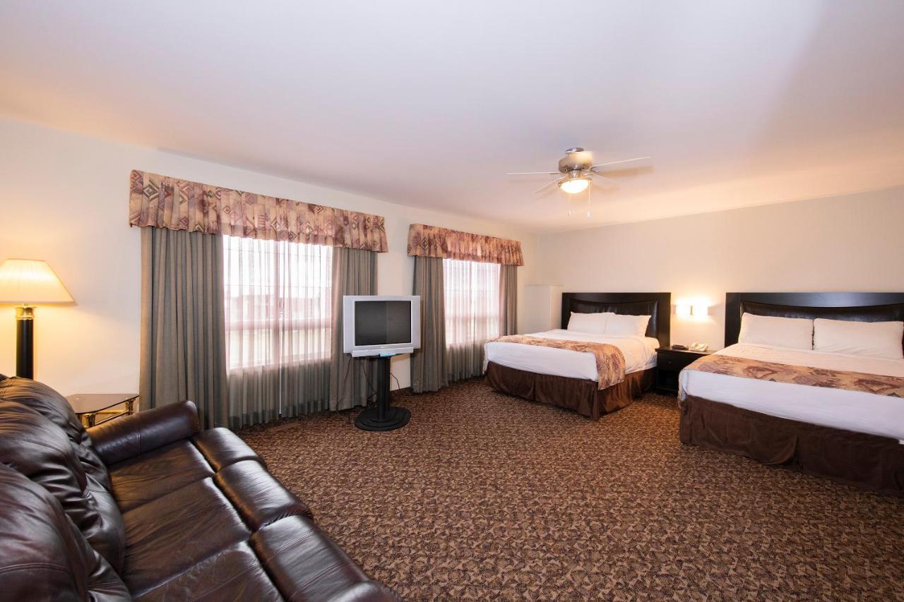 Dunvegan Inn&Suites Fairview Bagian luar foto