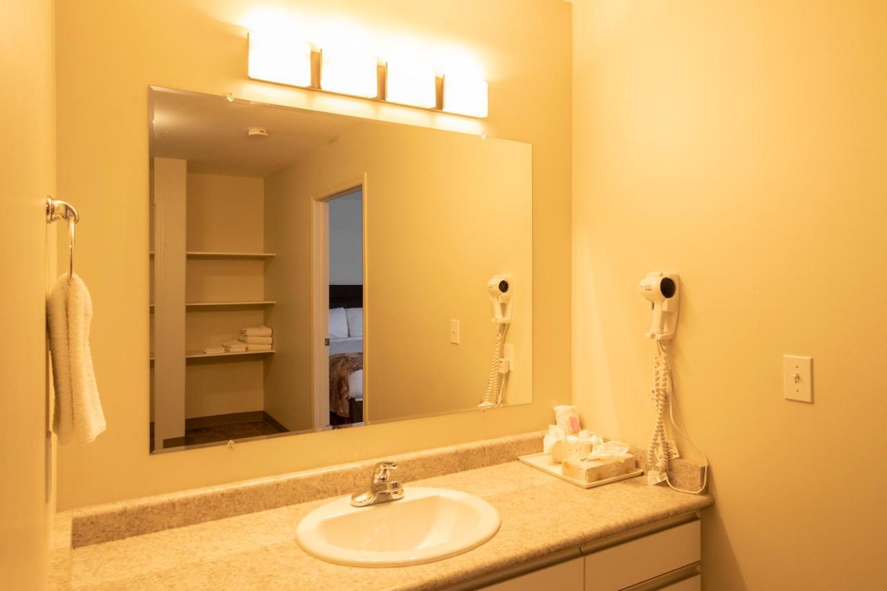 Dunvegan Inn&Suites Fairview Bagian luar foto